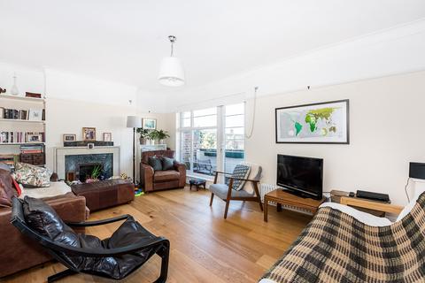 2 bedroom flat for sale, Sheen Court, Richmond, TW10