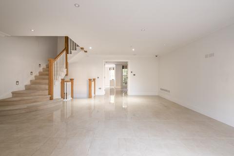 undefined, Corsellis Square, Twickenham, TW1