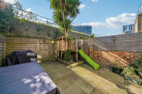 undefined, Ivy Crescent, London, W4