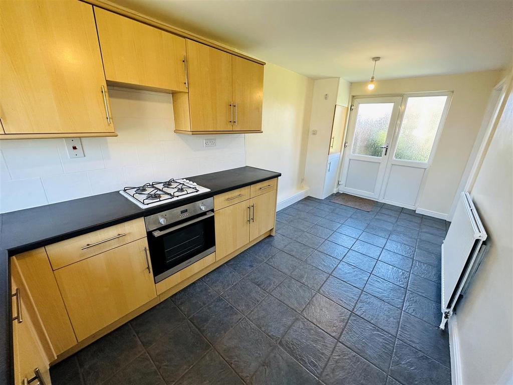 Kitchen2.jpg