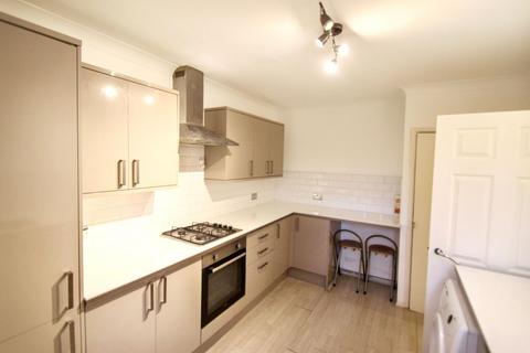 2 bedroom flat to rent, Croft Lodge Close, Woodford Green, IG8