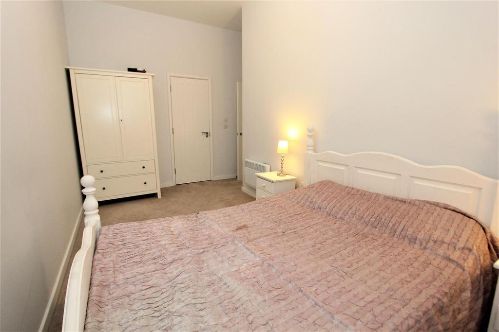 Bedroom 1 .jpg