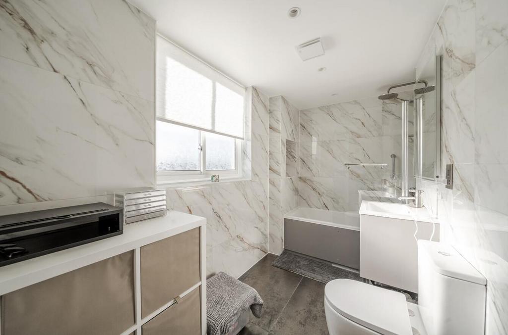 Davidson Frost-Wellings, DFW, Oak Lodge, Bathroom.