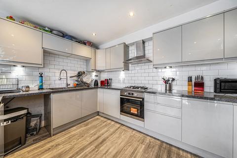 1 bedroom house of multiple occupation to rent, Room 3, 17 Waterbank Road, London, SE6 3DJ