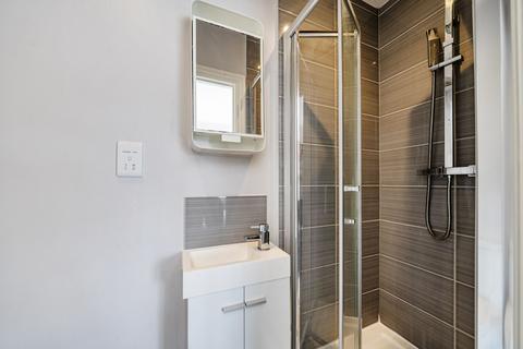 1 bedroom house of multiple occupation to rent, Room 3, 17 Waterbank Road, London, SE6 3DJ