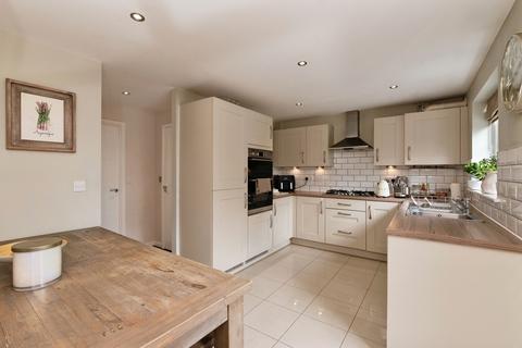 undefined, Treetops Close, Grays, Essex, RM17
