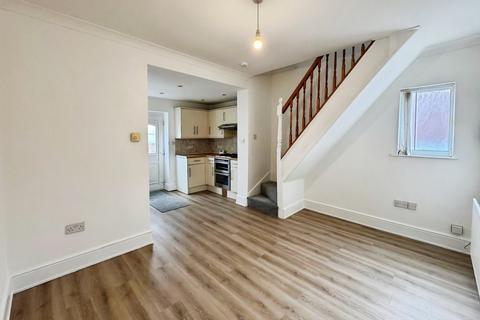 2 bedroom end of terrace house for sale, Dane Road, Sale, Greater Manchester, M33
