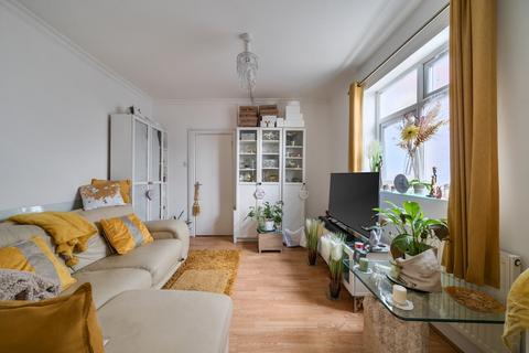 2 bedroom flat for sale, Marlbourough Hill, Harrow, HA1 1TY