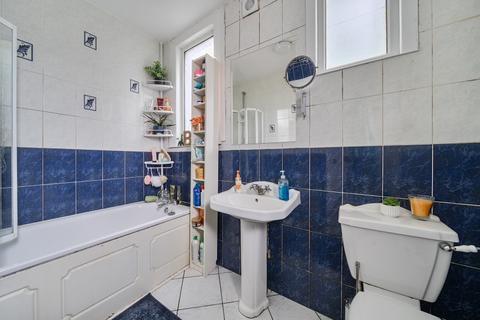 2 bedroom flat for sale, Marlbourough Hill, Harrow, HA1 1TY