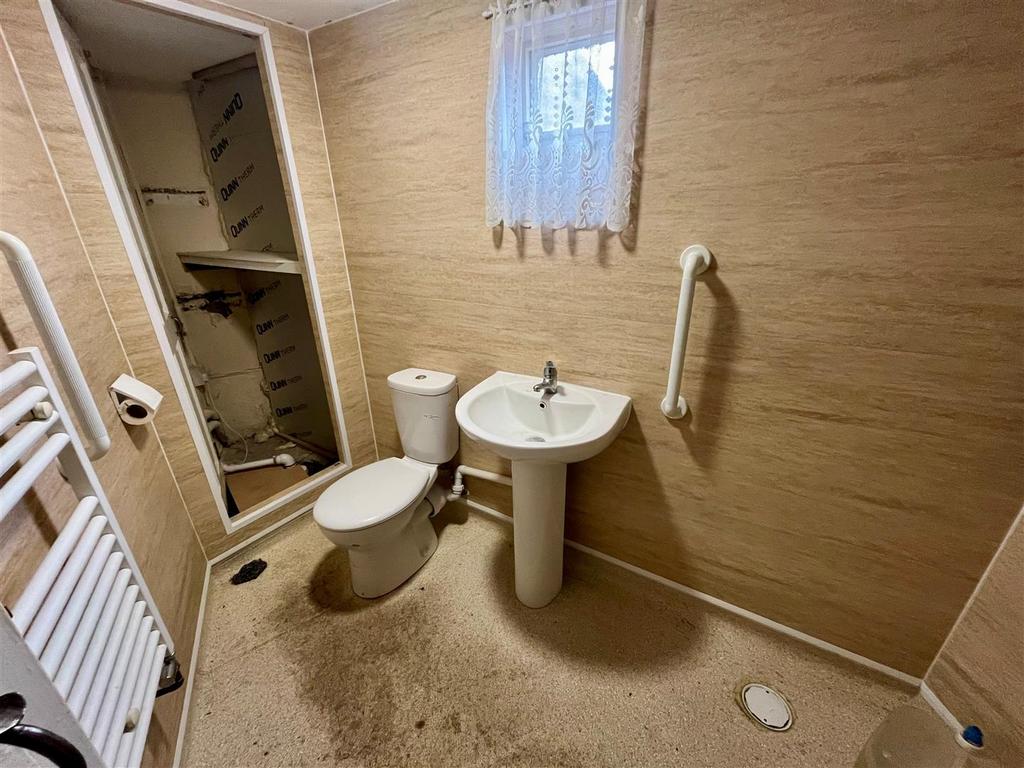 GF Cloakroom.jpg
