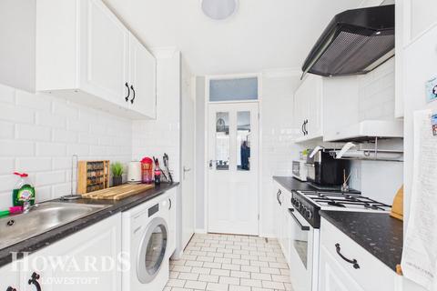 1 bedroom semi-detached bungalow for sale, Stephensons Walk, Lowestoft