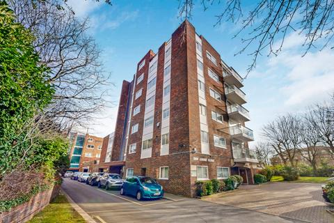 Oak Lodge Close, Stanmore, HA7