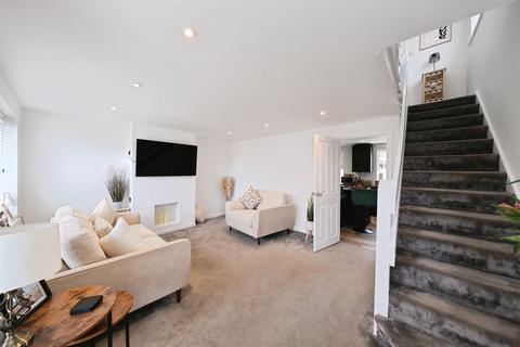 3 bedroom semi-detached house for sale, Cleeve Mount, LOUGHBOROUGH