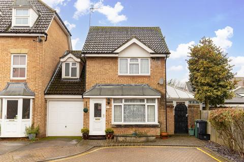 Pine Gardens, Horley RH6