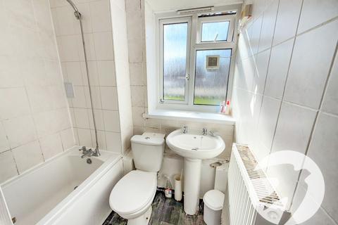 1 bedroom flat for sale, Restons Crescent, London, SE9
