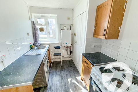 1 bedroom flat for sale, Restons Crescent, London, SE9