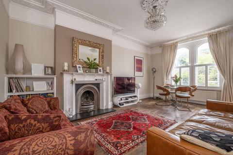 undefined, Kings Road, Richmond, TW10