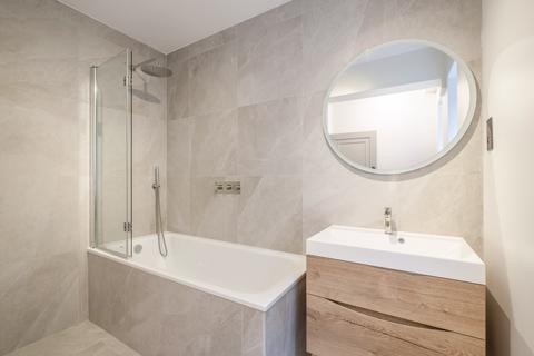 3 bedroom flat for sale, Richmond Hill Court, Richmond, TW10