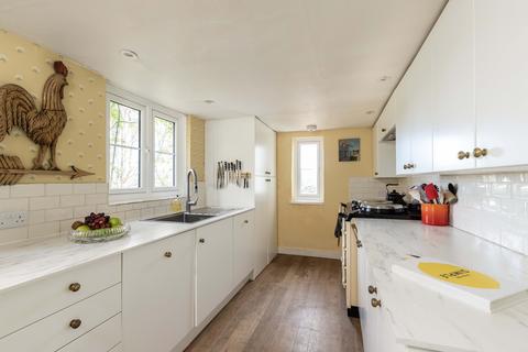 undefined, Farringdon, Alton, GU34