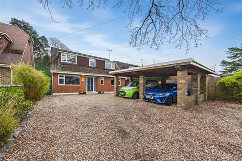 undefined, Nine Mile Ride, Finchampstead, Wokingham, Berkshire, RG40