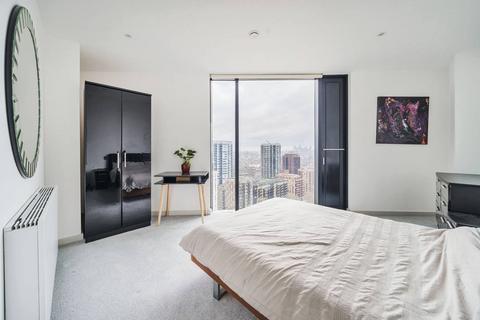 3 bedroom flat to rent, The Strata, Elephant and Castle, London, SE1