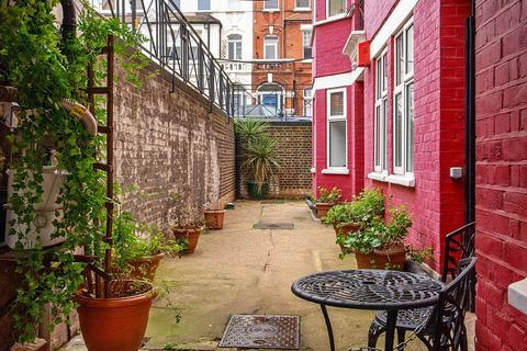 2 bedroom flat for sale, Gledstanes Road, Barons Court, London, W14