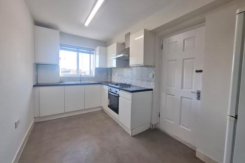 2 bedroom flat to rent, Headstone Drive, Harrow HA1