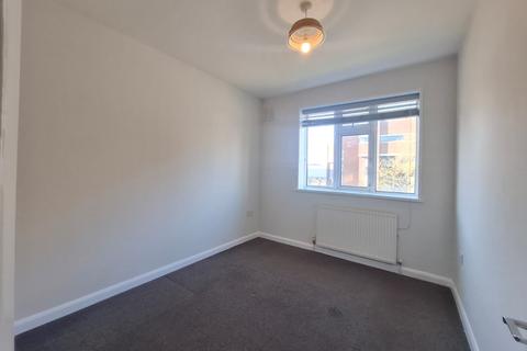2 bedroom flat to rent, Headstone Drive, Harrow HA1