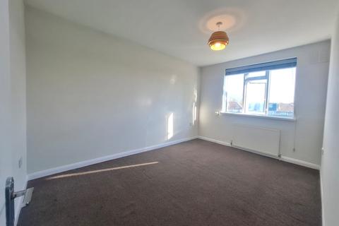 2 bedroom flat to rent, Headstone Drive, Harrow HA1