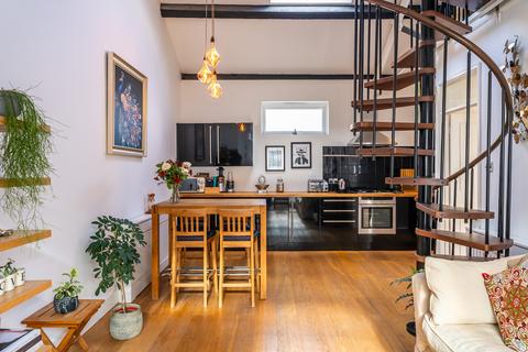 1 bedroom flat for sale, Anchor Mews, London, SW12