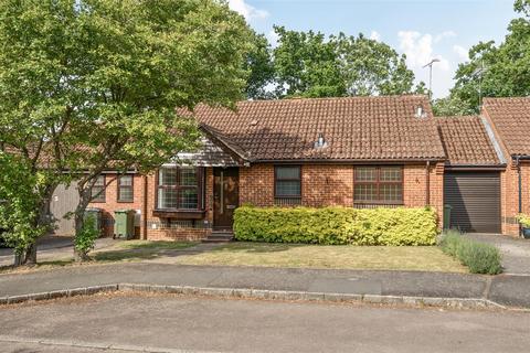 3 bedroom bungalow for sale, Weston Lea, West Horsley