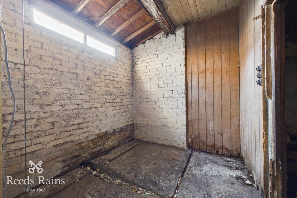 21 Rear Porch