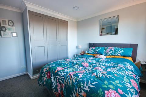 undefined, BITTERNE! EXTENDED ACCOMMODATION! BEAUTIFULLY PRESENTED!