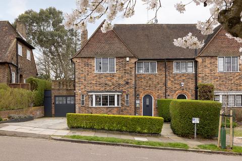 undefined, Brim Hill, London, N2
