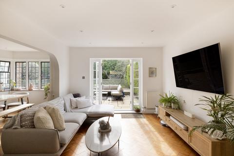 undefined, Brim Hill, London, N2