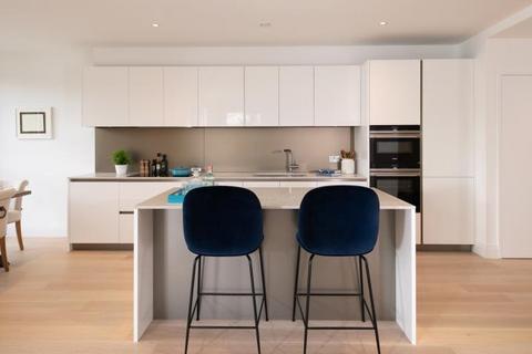2 bedroom flat for sale, Carlton House, Teddington Riverside, London, TW11