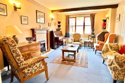 undefined, Courtney Close, Tewkesbury GL20