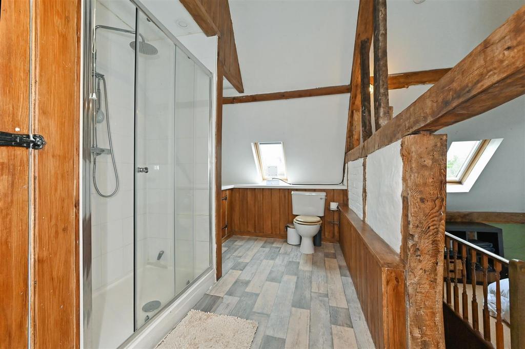 Top Floor En Suite