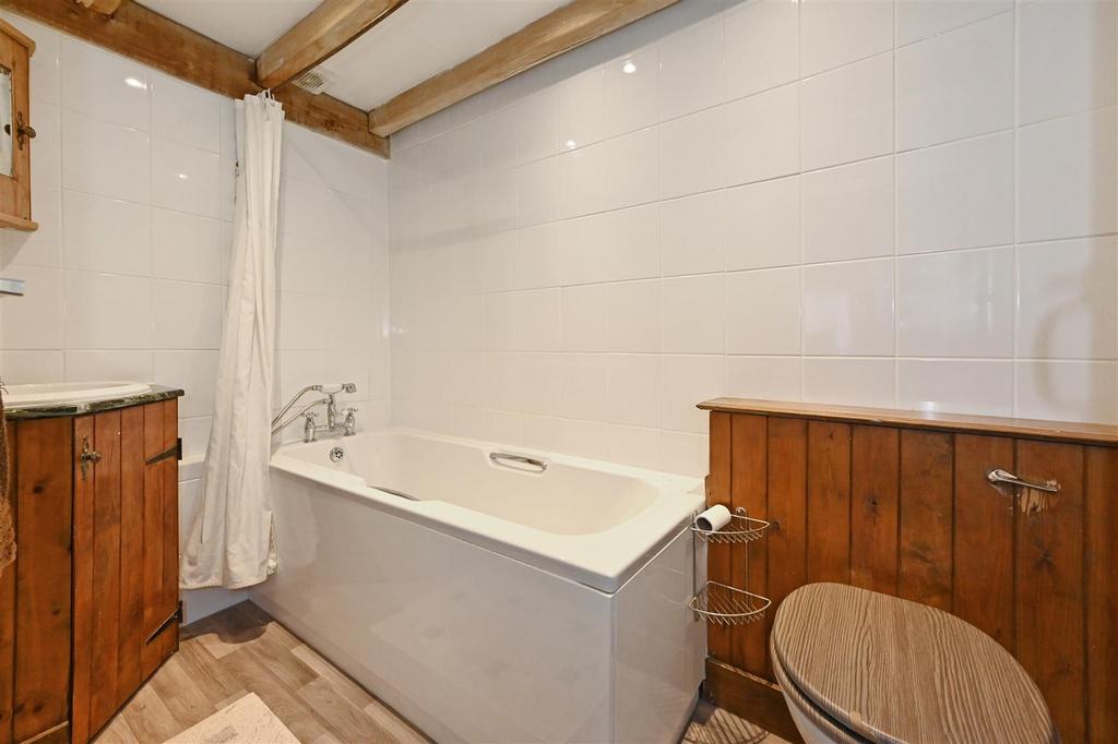 En Suite Bathroom