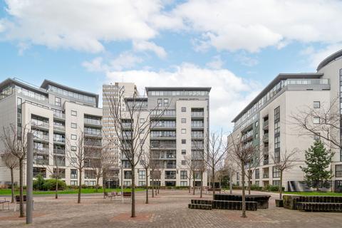 2 bedroom flat for sale, Pump House Crescent, Brentford, TW8