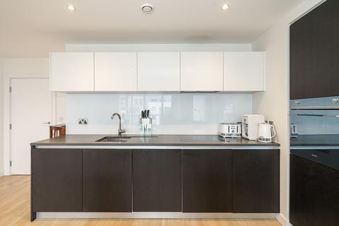2 bedroom flat for sale, Pump House Crescent, Brentford, TW8