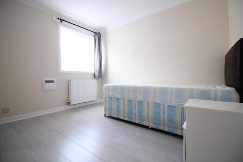 undefined, Sandown Close, Hounslow