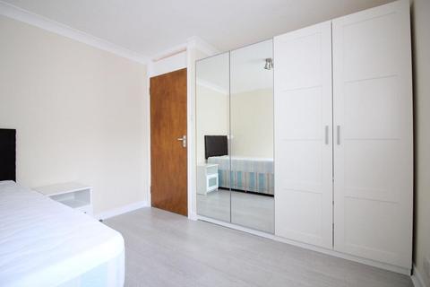 undefined, Sandown Close, Hounslow