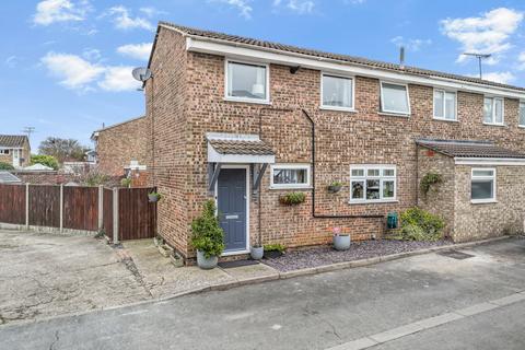 3 bedroom semi-detached house for sale, Petunia Crescent, Chelmsford CM1