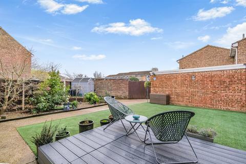 3 bedroom semi-detached house for sale, Petunia Crescent, Chelmsford CM1