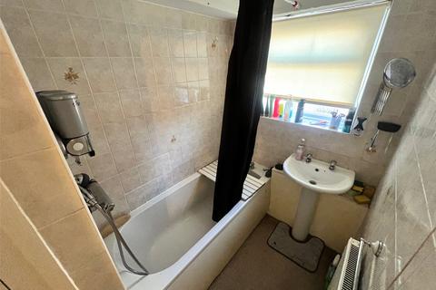 2 bedroom flat for sale, Victoria Road, Acocks Green, Birmingham, West Midlands, B27
