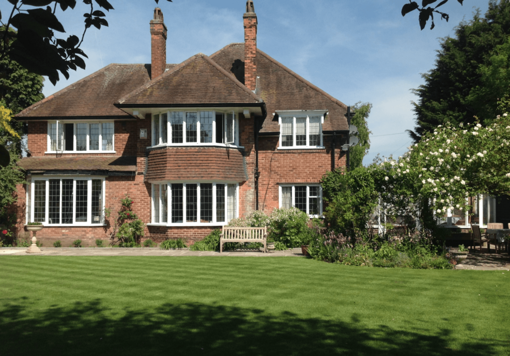 5 Bedroom Detached House - For Sale