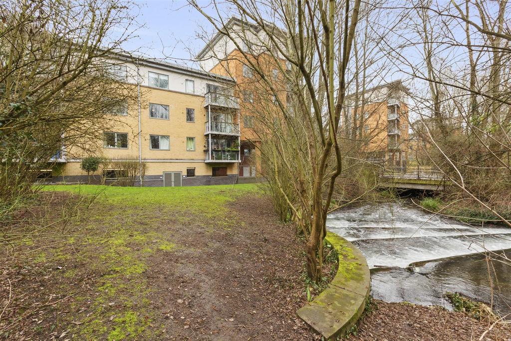 15 Ream Court, Ryemead Boulevard, HP11 1 GG-12.jpg