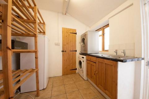 undefined, 5 Bed Student House, Queens Street