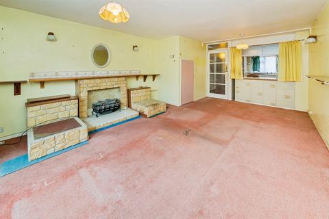undefined, Redwood Close, Crawley